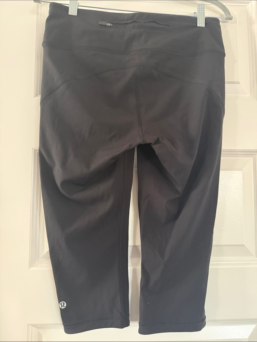 lululemon athletica Black Cropped Performance Leggings size 8